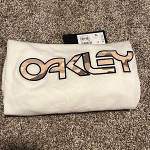 New Oakley tee-shirt Mens XL white/camo